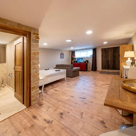 Apartman Prague West - Terrace Chýně