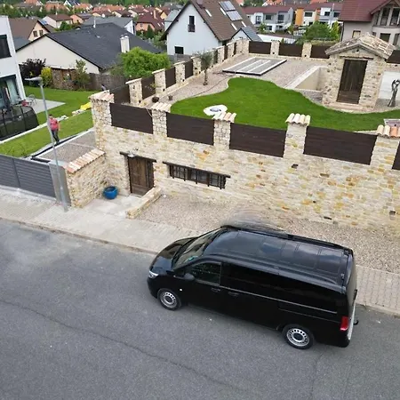 Prague West - Terrace * Chýně